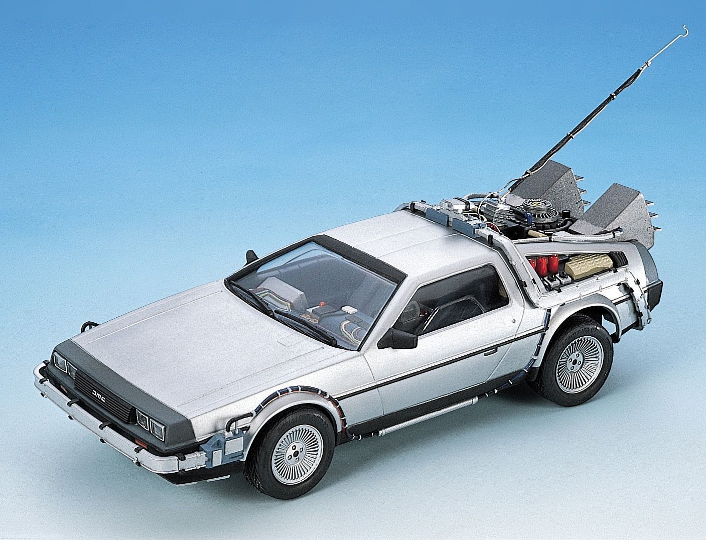 05916 Back To The Future DeLorean from Part I Aoshima