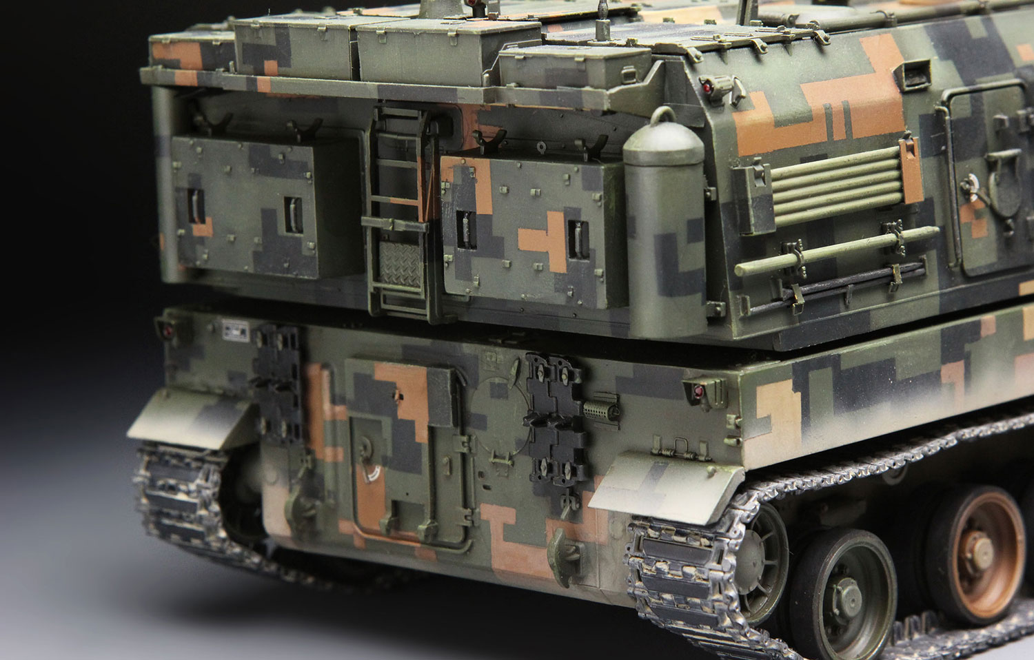 TS-022 155mm SELF-PROPELLED HOWITZER CHINESE PLZ05 Meng