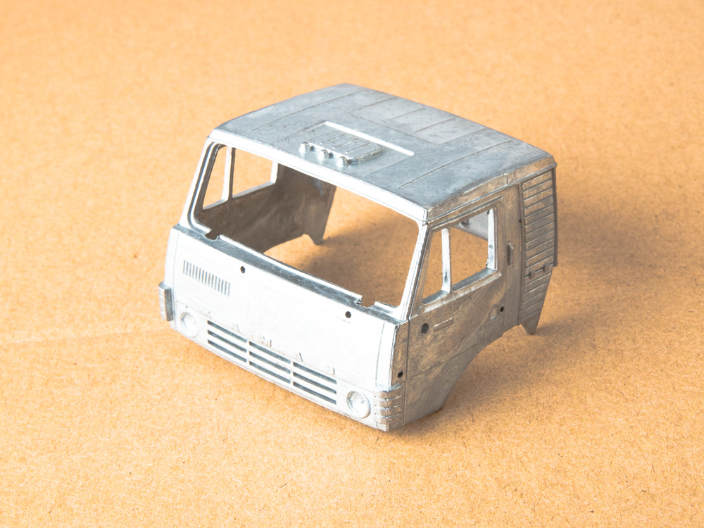 1412AVD Сборная модель КАМАЗ-54112 седельный тягач AVD Models