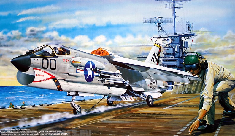 02272 Самолет  F-8E Крусейдер  Trumpeter