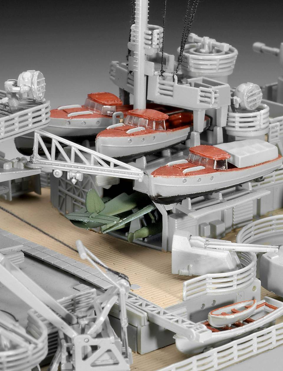 05040 Корабль линейный Bismarck, 2-ая МВ, немецкий Revell