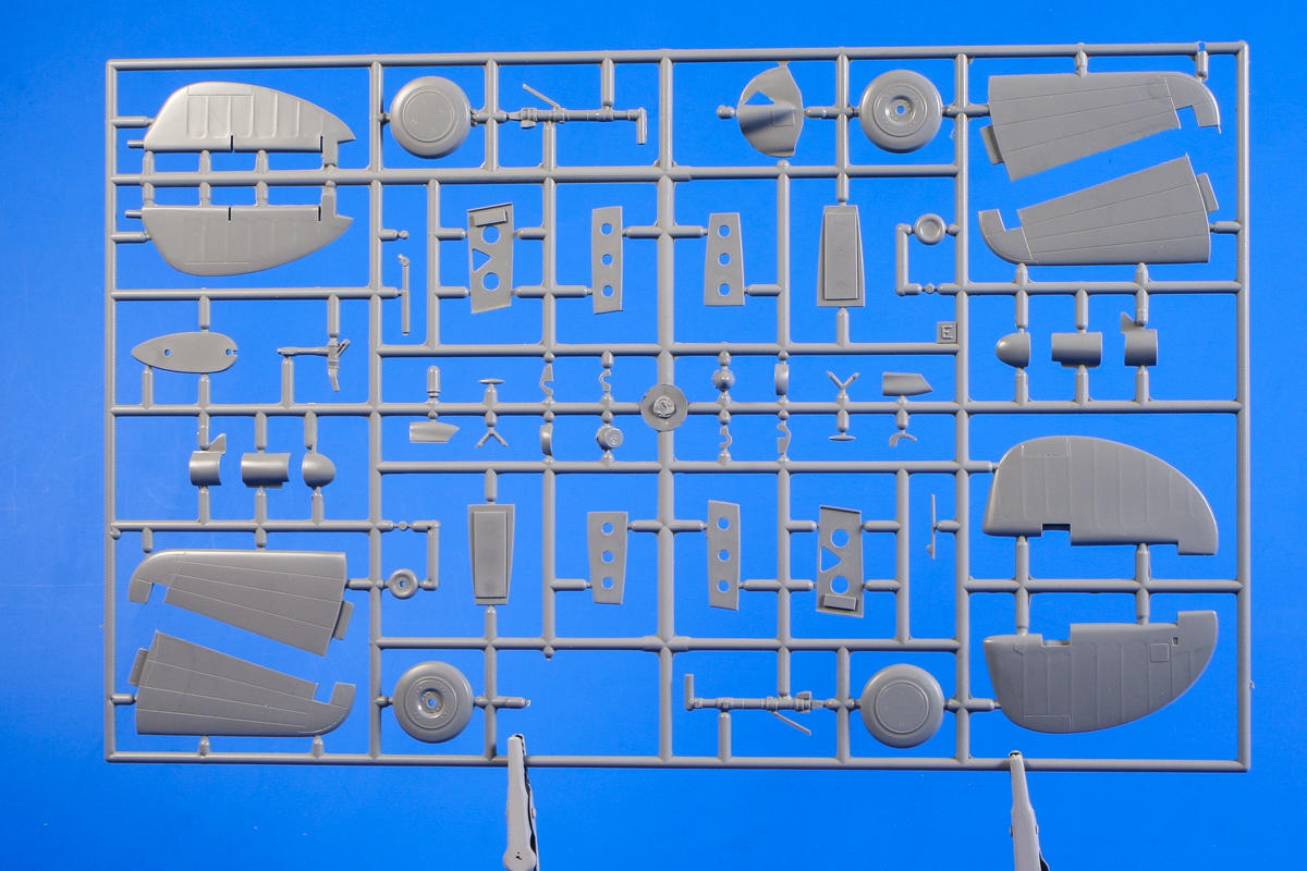 SH32016 Mohawk Mk.IV Hawk with Cyclone engine Special Hobby
