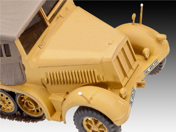 03263 Полугусеничный тягач Sd Kfz 7 Revell