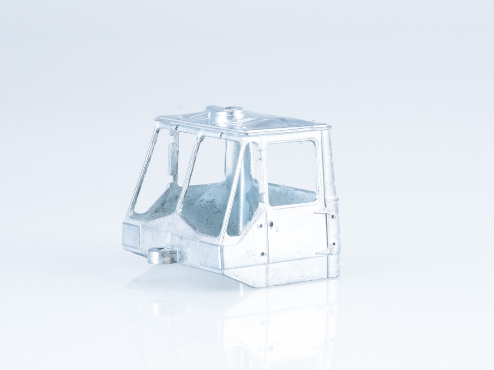 3012AVD Сборная модель Трактор Т-150 гусеничный с отвалом AVD Models