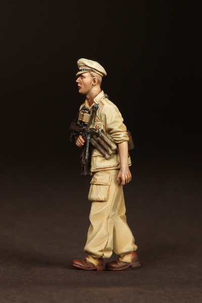 35129SOGA Officer  Fallschirmjager- Brigade Ramcke. El Alamein, August 1942. SOGA Miniatures