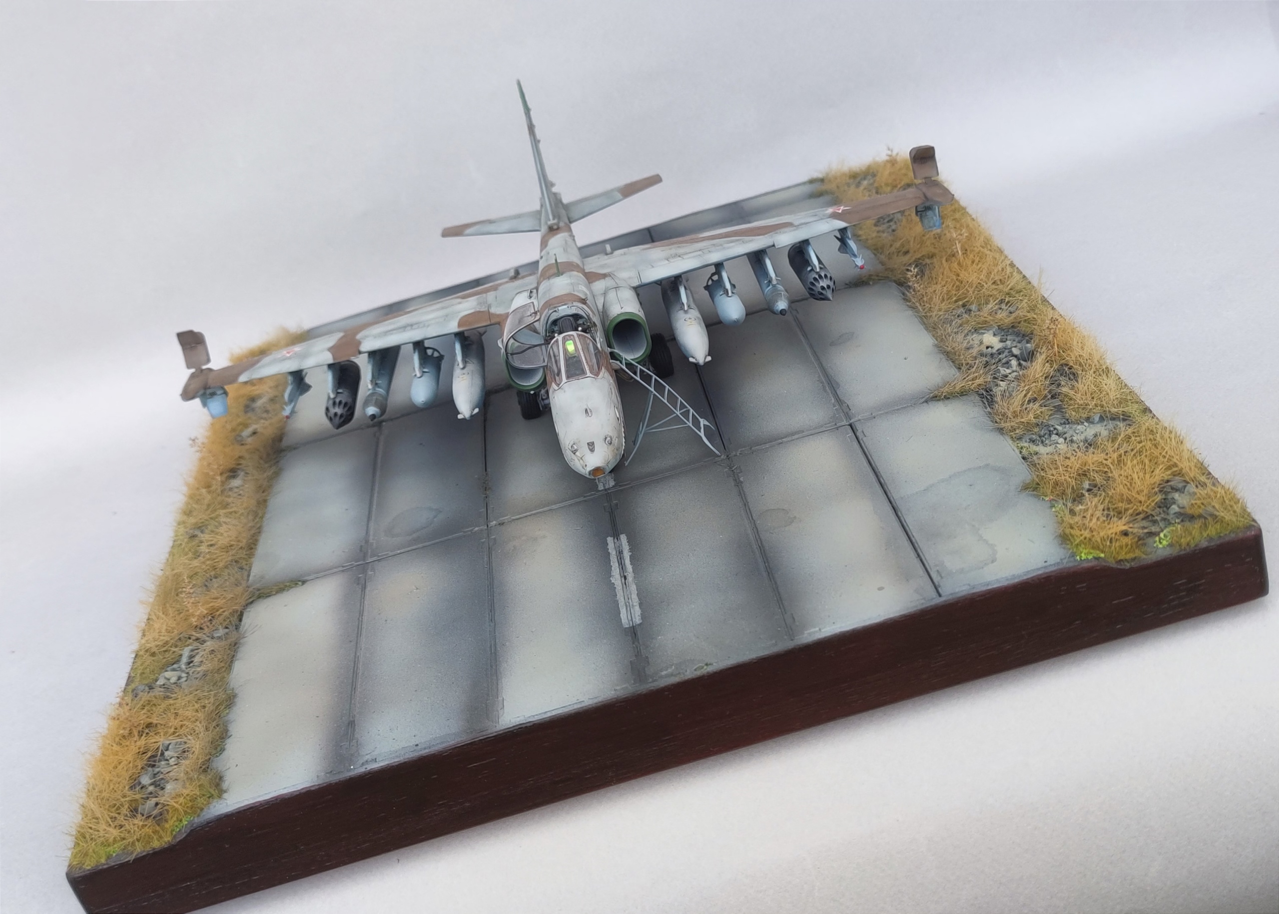 HE-48012 Подставка Полоса взлёта