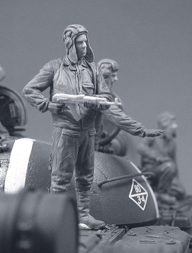 T35225 Серия железный занавес. Советский танкист с АКМС Tank