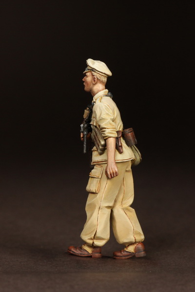 35129SOGA Officer  Fallschirmjager- Brigade Ramcke. El Alamein, August 1942. SOGA Miniatures