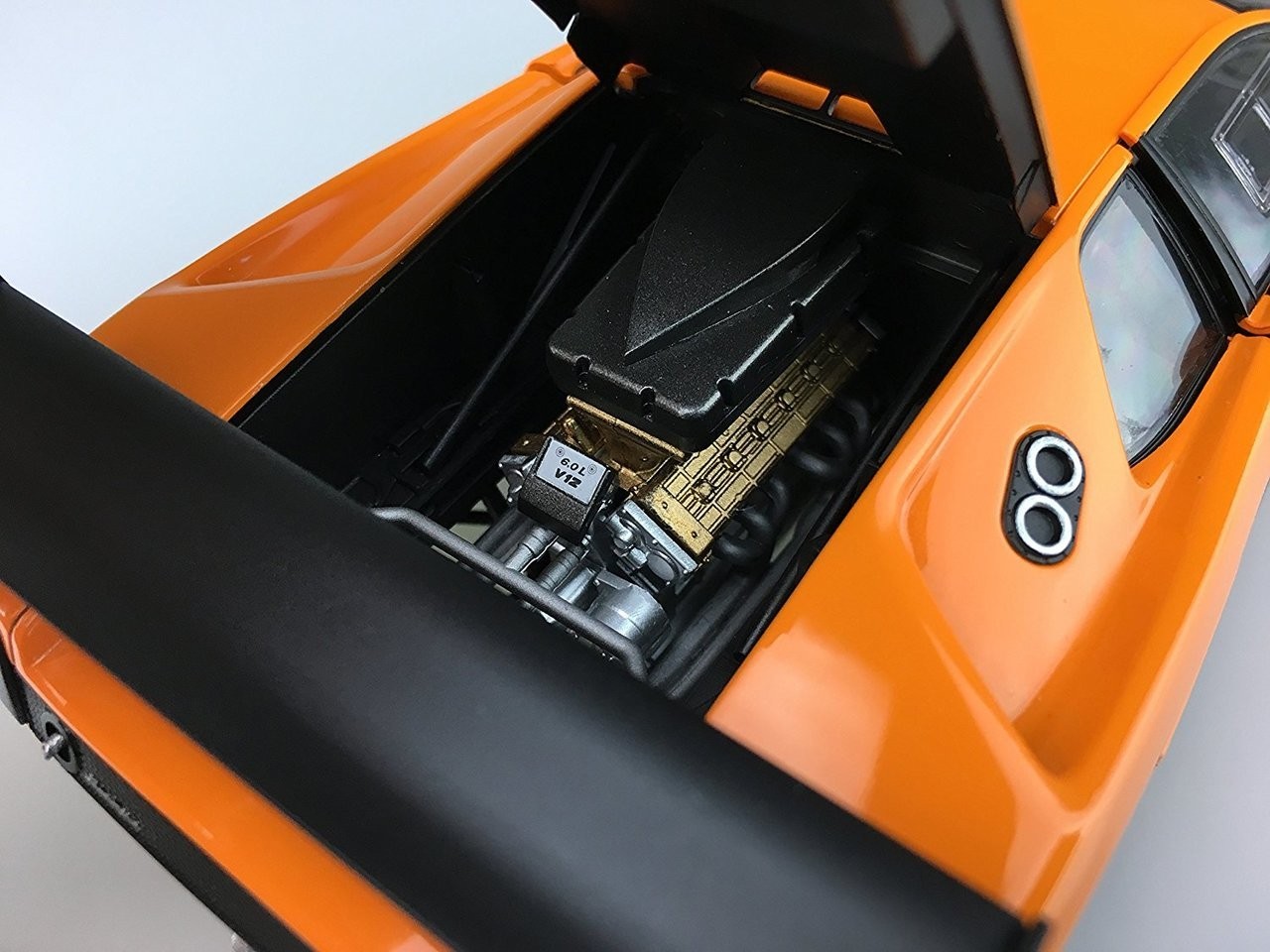 01069 Lamborghini Diablo GTR Aoshima