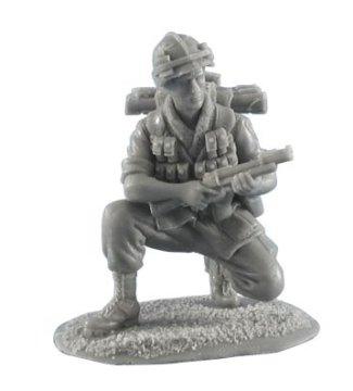 FL35048  US 25th Infantry Division Kneeling with M-79 quot;Bloooperquot; and M-72 LAW First Legion