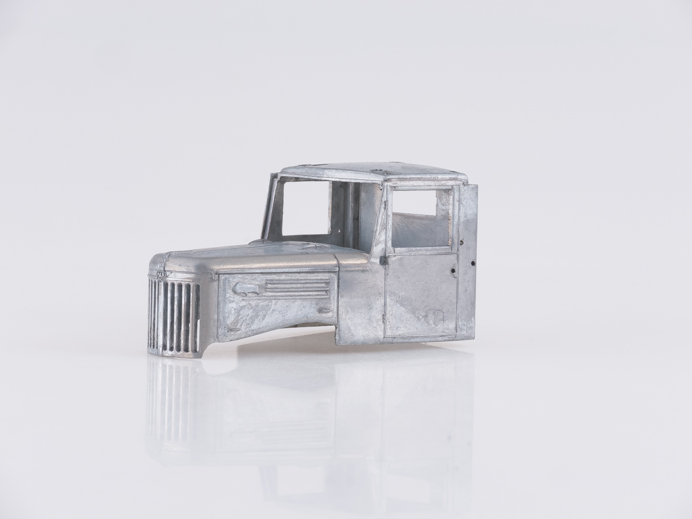 1316AVD Сборная модель МАЗ-200 АЦЖР AVD Models