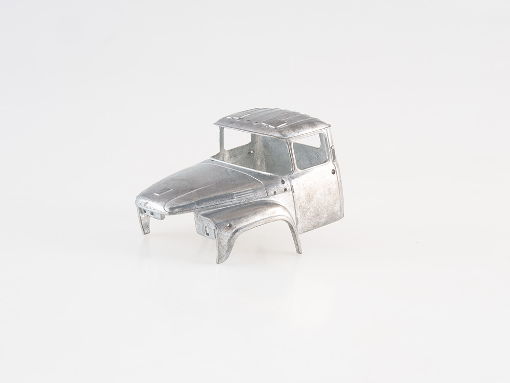 1320AVD Сборная модель ЗИЛ-133ГЯ бортовой AVD Models