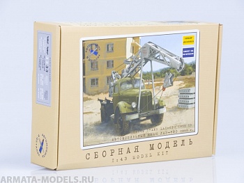 1030KIT Сборная модель Автокран ЛАЗ-690 (на шасси ЗИЛ-164)