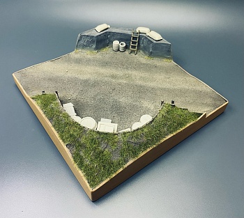 AM35794 Подставка Линия Мажино. Смоляные дополнения в комплекте.