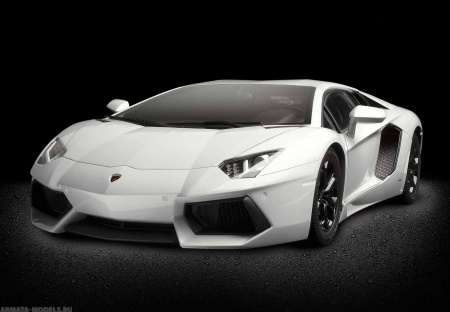Lamborghini Aventador White Isis  (Глянцевый белый)